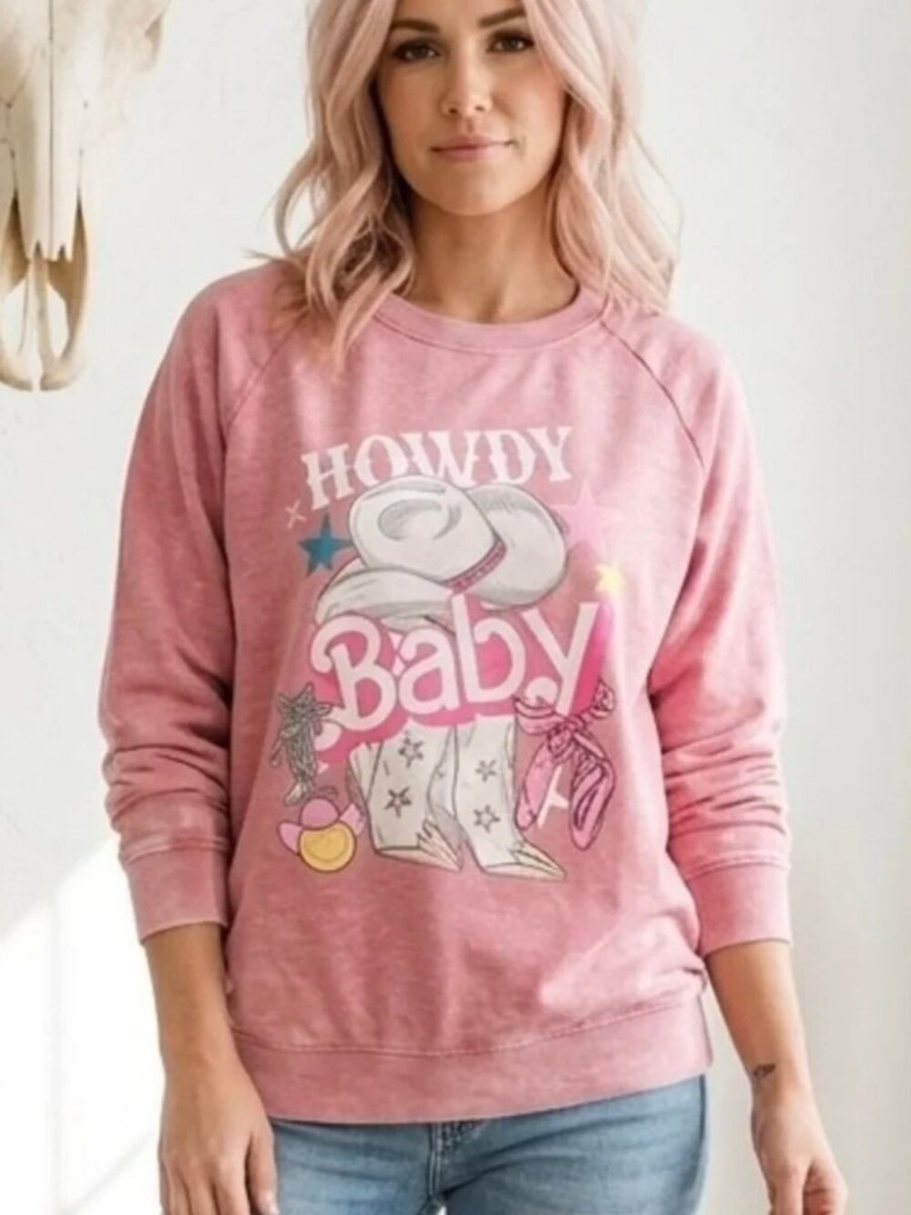 Simply Southern Howdy Baby Pink Crewneck Pullover Sweatshirt, Medium